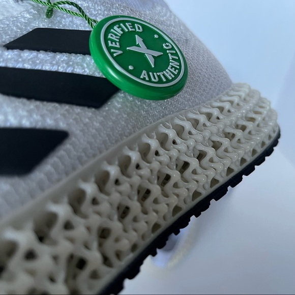 SOLD ADIDAS - 4DFWD CoreWhite - Picture 6 of 11